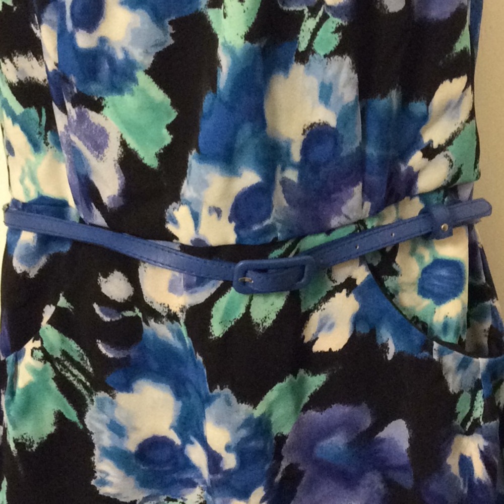 👗 Beautiful floral dress NWOT - Picture 2 of 4